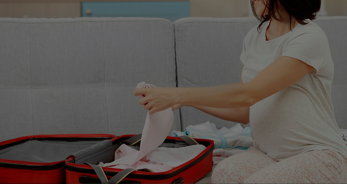 Consejos y recomendaciones de Huggies sobre cómo viajar con tu recién nacido, bebé o niño pequeño.